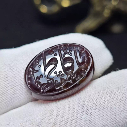 نگین عقیق جگری معدنی خراسانی با حکاکی و خط دست کد 31711