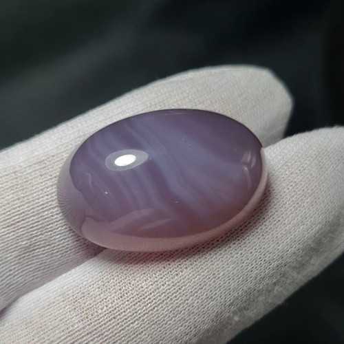 نگین درشت سنگ عقیق سوسنی معدنی ( تغییر رنگ در دماهای سرد و گرم )کد 38547