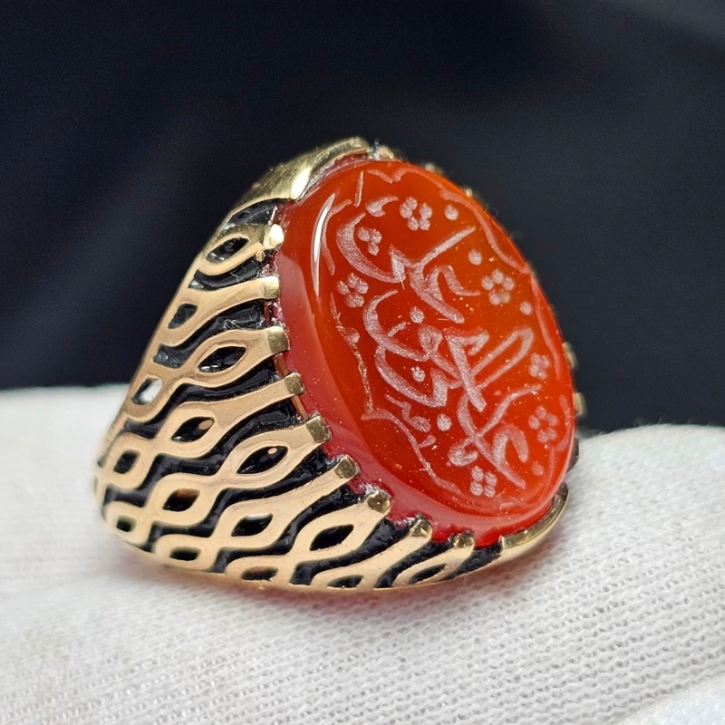 انگشتر طلاروس سنگ عقیق معدنی خراسان خط دست امضا دار کد  38605